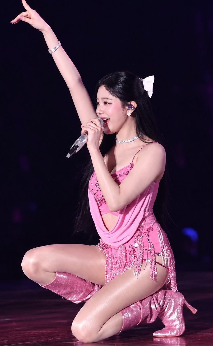 BABYMONSTER_PRT's tweet photo. osaka 💗🌸🌷🎀 https://t.co/D7sbRBlp0U