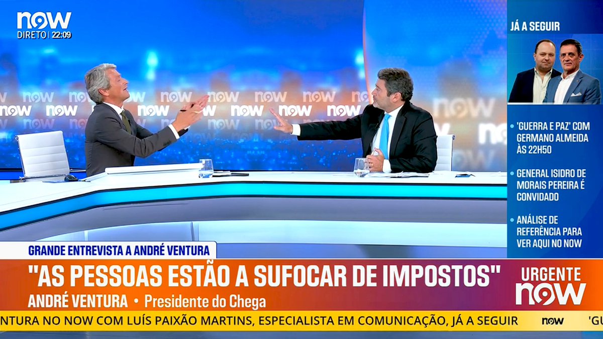 O_Chatogptisse's tweet photo. Voltei a ficar com a mesma sensação da entrevista de Ventura na terça-feira, na CNN, e da de hoje no NOW: quando a conversa chega às contas, começa a ser difícil mantê-la no mesmo sítio.
João Ferreira juntou os custos que o deputado do PSD Bruno Ventura atribuiu a várias propostas que o Chega foi apresentando ao longo dos tempos, como baixar o IVA dos combustíveis e da restauração, eliminar o IVA de alimentos e o IMI, antecipar a idade da reforma e fixar a pensão mínima num valor igual ao salário mínimo nacional, e chegou aos 16 mil milhões. Os números podem estar certos ou errados. Era uma excelente oportunidade para Ventura dizer: não, as nossas contas são estas e o PSD enganou-se aqui, aqui e aqui. Em vez disso, fomos parar à REN.
É legítimo discutir se o Estado devia voltar a adquirir uma participação na empresa. Mas deixar de fazer uma despesa pontual não explica como se pagam compromissos anuais. Se eu deixar de comprar um piano, consigo pagar umas rendas, mas o senhorio tem o desagradável hábito de voltar todos os meses.
E há um pormenor: o INE já esclareceu que a aquisição da participação na REN é tratada como transação financeira, sem impacto no défice e sem efeito direto na dívida pública. Já Ventura acha que esse dinheiro devia antes servir para baixar o preço da energia. É uma opção política legítima. Só não responde à pergunta: como se financiam todas as outras medidas?
Depois de alguma insistência, lá apareceu um número para o IVA dos combustíveis. Para o resto continuámos sem saber bem que despesas seriam cortadas, que receitas apareceriam e o que ficaria para depois. “Emagrecer o Estado” pode ser uma orientação política. Ainda não é uma linha do Orçamento.
A certa altura apareceu Sócrates, porque o compararam com ele. Ventura respondeu que não rouba o país. Ainda bem, mas a pergunta era sobre sustentabilidade financeira. A honestidade é indispensável e a aritmética também. Curiosamente, pareceu-me ficar mais incomodado com a comparação com Sócrates do que por ter sido chamado “aldrabão”.
E lá voltou à ideia de que, se o Chega mandasse, Sócrates já estaria preso. João Ferreira perguntou-lhe como é que um primeiro-ministro podia garantir isso. A resposta passou então para uma maioria parlamentar que alterasse as regras dos recursos. Ora uma coisa é alterar regras processuais, outra é garantir antecipadamente que uma pessoa concreta acaba presa. Os tribunais continuam a ter aquele hábito constitucional incómodo de serem independentes e apenas estarem sujeitos à lei. No fundo, a comparação com Sócrates nasceu por causa da responsabilidade orçamental e acabou respondida no terreno da corrupção e da prisão. Ventura conseguiu fazer a pergunta mudar de assunto antes de a resposta chegar.
Pouco depois, Montenegro estava ligado ao futebol e à falta de autoridade, o PSD andava desorientado com as sondagens, o PS era inútil, hipócrita ou responsável pelo bloqueio e, no conjunto, tivemos os “50 anos de ladroagem”. Algumas críticas eram perfeitamente discutíveis, como as mudanças de posição sobre impostos. Mas o retrato acaba quase sempre no mesmo sítio: os outros agem por cálculo, medo ou desonestidade. Quem faz o retrato é que fica de fora, como é óbvio, e a regra sobre os insultos é que parece depender menos da palavra, do que da direção em que é lançada.
João Ferreira foi então procurar o governo-sombra. Onde está a equipa? Onde está o responsável pelas Finanças a explicar as contas? Ventura respondeu que a comunicação social mostra sobretudo André Ventura. Pode até ter alguma razão, como sabemos. Mas as contas têm uma vantagem maravilhosa: não precisam de convite para ir à televisão. Podem ser publicadas. 😌
Depois veio a comissão de inquérito a Luís Neves. Ventura falou da coragem de a conseguir, da importância que poderá ter e voltou a dizer que tem falado bastante sobre a CPI com Seguro. Quando João Ferreira perguntou se ele próprio estaria lá, já foi mais prudente: ainda tinha de decidir, falar com a liderança parlamentar, há outros deputados. Tudo legítimo, mas é curioso: o protagonismo é muito pessoal quando se conquista a comissão e bastante mais coletivo quando chega a altura de ocupar a cadeira. Ferreira ainda perguntou se isso não poderia parecer falta de coragem. Olha... 🤔
E é talvez isto que continua a faltar nestas entrevistas. João Ferreira fez boas perguntas, insistiu algumas vezes e apanhou várias fugas. Mas quando a resposta muda o terreno, é preciso voltar lá. Quanto custa? Onde está a conta? Quem a fez? Não é uma emboscada. É só não deixar que a resposta escolha outra pergunta. Ventura é muito bom nisso. Quem o entrevista tem de ser igualmente bom a não ir atrás. Porque coragem, convicção e talento para discutir ajudam muito a chegar ao poder. Depois aparece o Orçamento, essa personagem sem sentido de humor, e pergunta onde está o dinheiro.
