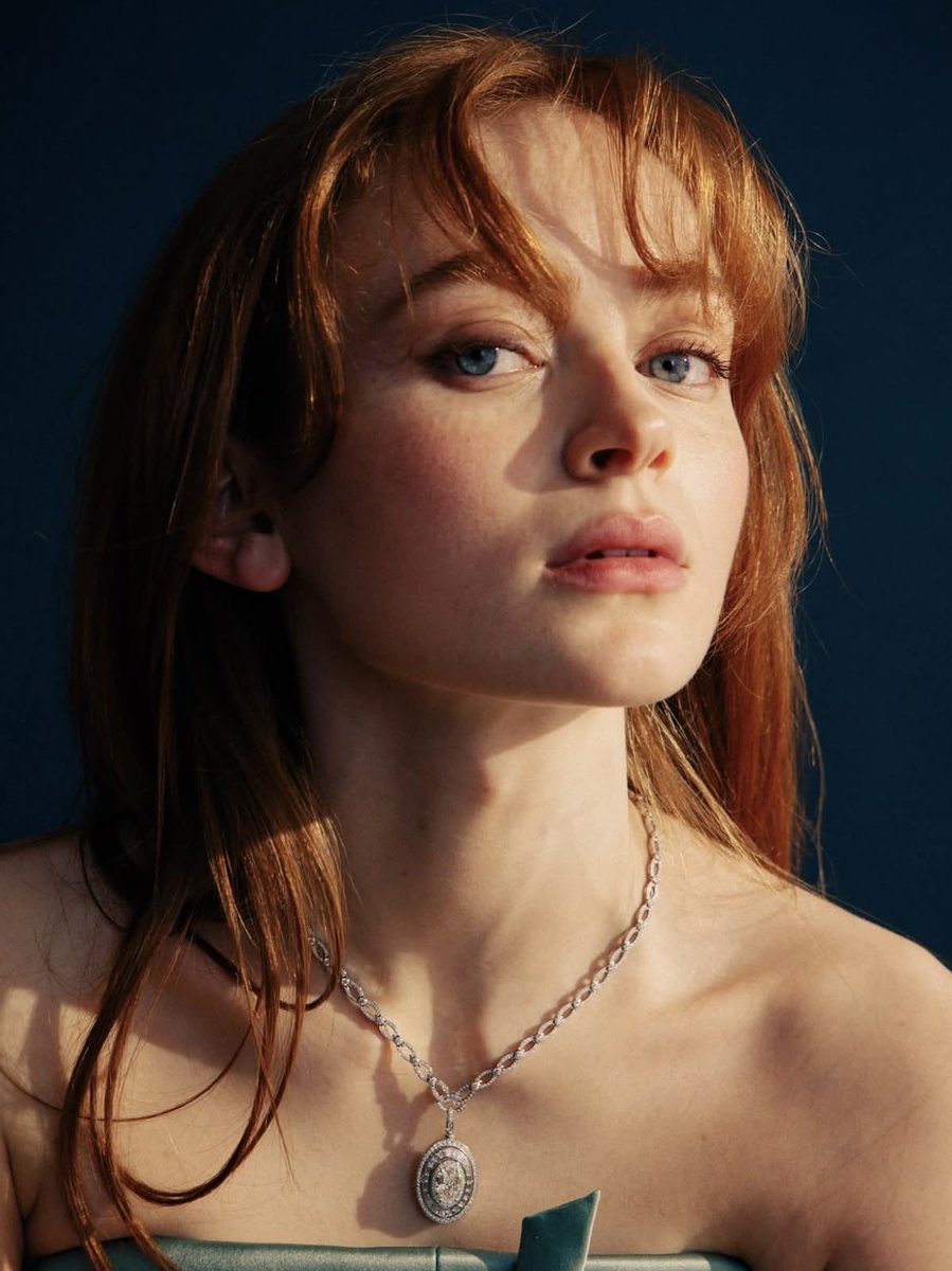 F1shUpdates's tweet photo. Sadie Sink will appear in ‘AVENGERS: ENDGAME ENCORE’.

Releasing tomorrow in theaters.

(Source: https://t.co/htTonabLwy) https://t.co/rvEhmgqszg