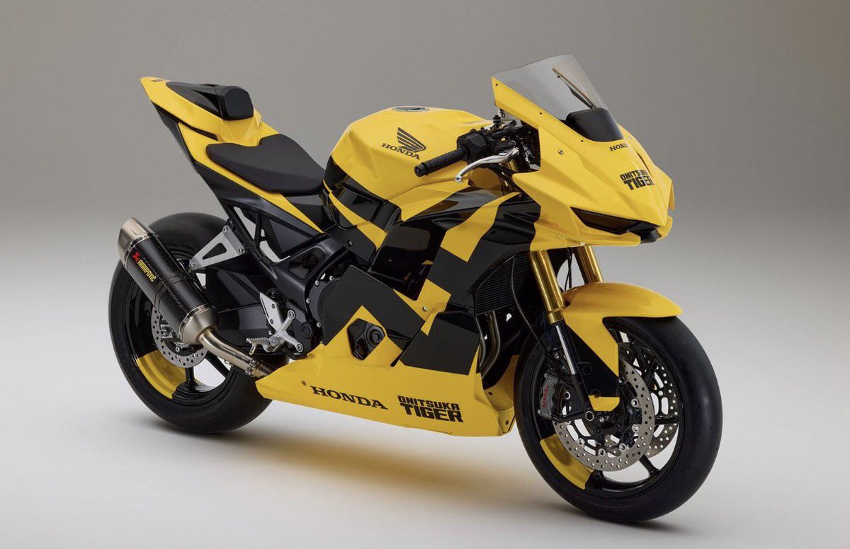 ph86ma's tweet photo. ホンダとオニツカタイガーのコラボ車両、市販化されたら買ってしまいそう。こういうイエローが好きなんだけど、バイクではなかやか見かけない https://t.co/OiG349vZqq