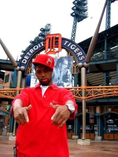 kalinwins's tweet photo. Me in Detroit October 2006. The week I came home from Iraq. Tigers played the Cardinals in the World Series that day. https://t.co/iHp7d5W2QZ