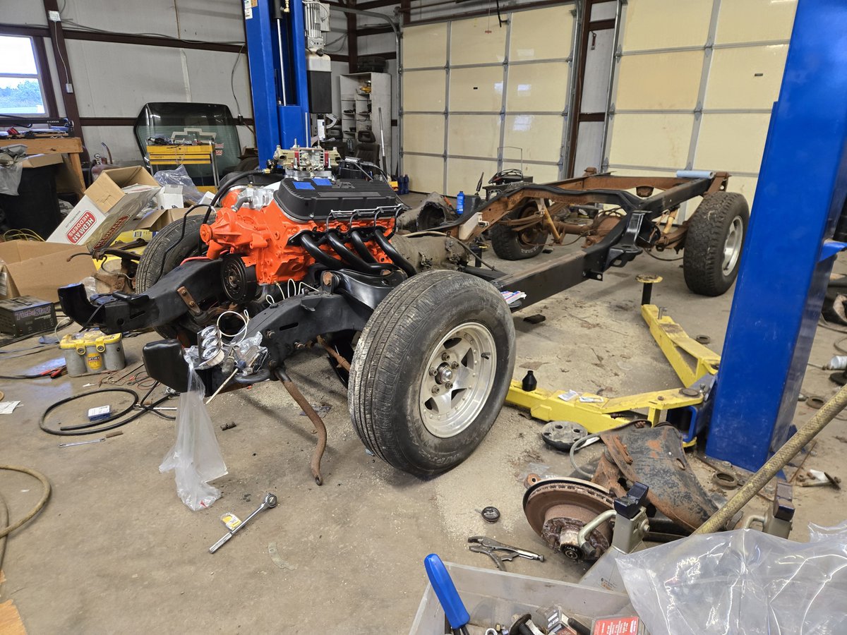 BrandonArt21's tweet photo. @tuuu28283 Work in progress,  90 454SS  resto mod.  From the middle of nowhere kansas. https://t.co/ogflJu2oG7