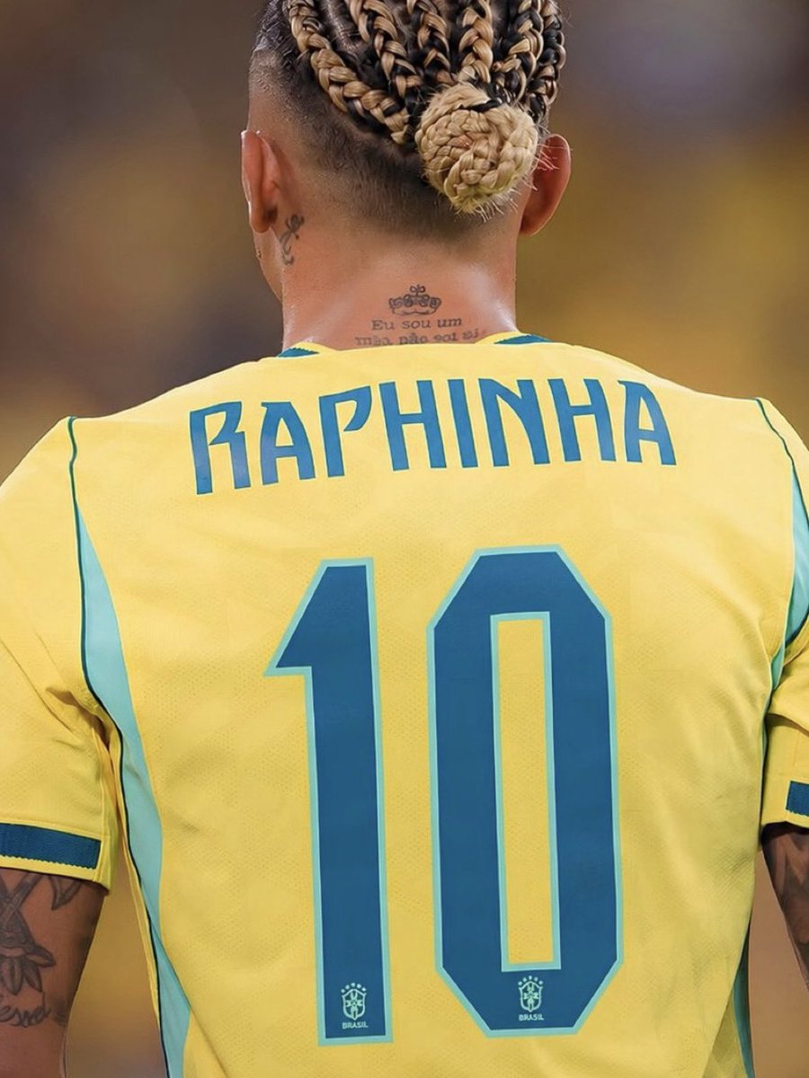 FabrizioRomano's tweet photo. 🔟🇧🇷 OFFICIAL: Raphinha, Brazil’s new number 10 after Neymar Jr’s international retirement. https://t.co/iKXgFONoZo