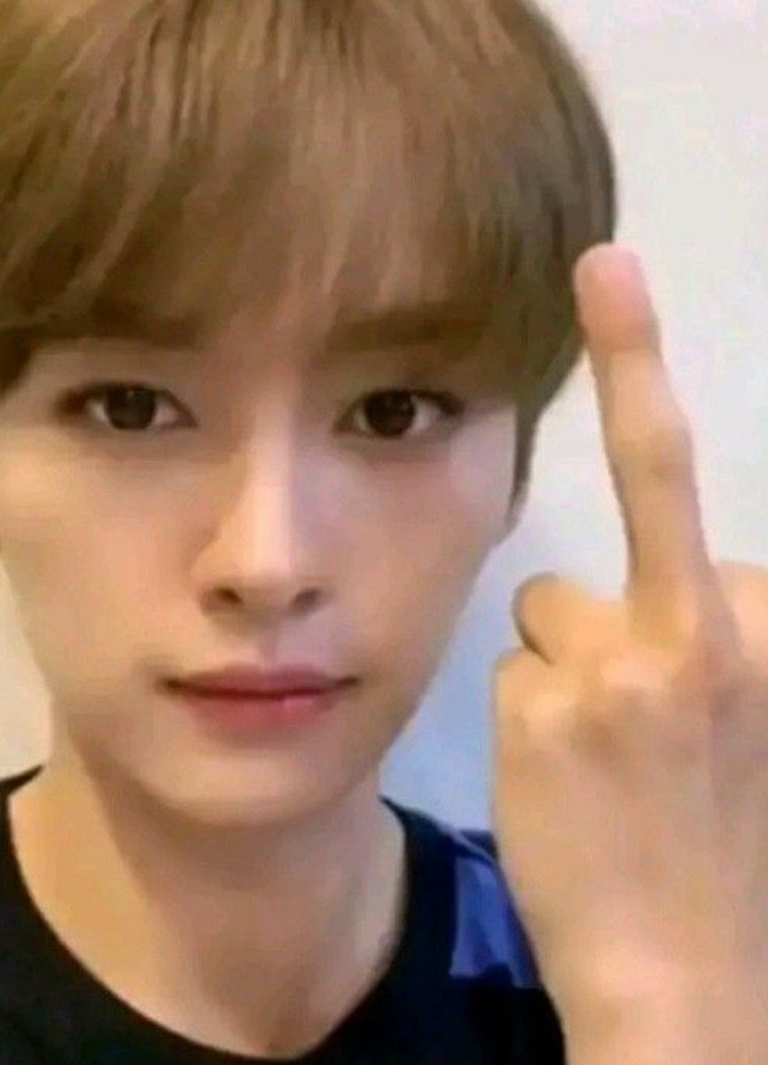 MAX1NDIG0's tweet photo. ㅤㅤㅤㅤ  cuz we dont give a fvck...

#SSD #StaySelcaDay #SelcaDay #스트레이키즈 #leeknow #minho @Stray_Kids https://t.co/LeuuPIqRGh