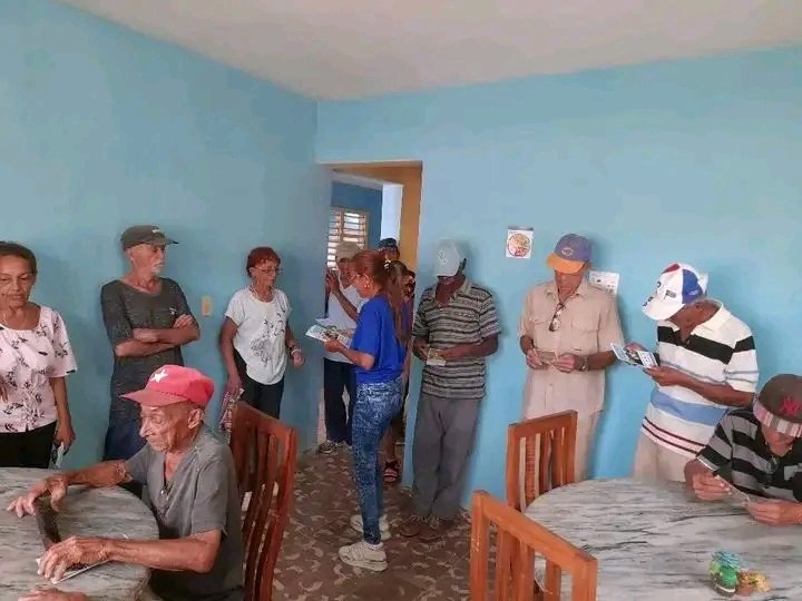 MonteElia78019's tweet photo. Cada acción reafirma nuestro compromiso de promover el respeto, el cuidado y la vitalidad de quienes son pilares de nuestras familias y la sociedad.

#DPSGranma https://t.co/GWTuMJgsPh