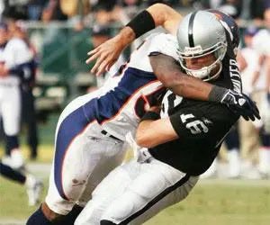 Novig's tweet photo. 2006 Raiders QB Room: 

Andrew Walter — 3 TDs 13 INTs
Aaron Brooks — 3 TDs 8 INTs
Marques Tuiasosopo — 1 TD 2 INTs https://t.co/SqsLnGyMXU