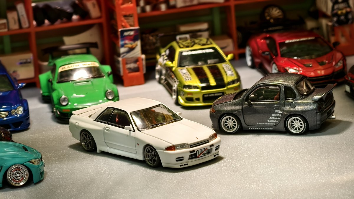 Giga_Penguin's tweet photo. Normal R32 & Tiny R32 😂
Love the Pocket Bunny R32, definitely the best Pop Race this year!
#164scale #164diecast #nissan #r32 #pandem https://t.co/jOUJ1xhnqE
