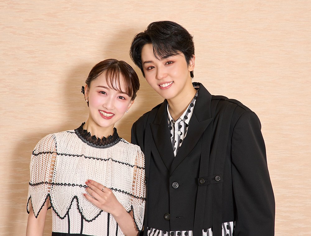 show_chan2's tweet photo. 三井住友カード〈公式〉より

三井住友VISAカード シアター 
『RRR × TAKA”R”AZUKA ～√Rama～』 出演者インタビュー
#暁千星 #詩ちづる

https://t.co/C74eko2SWM https://t.co/aa33iGAwAQ
