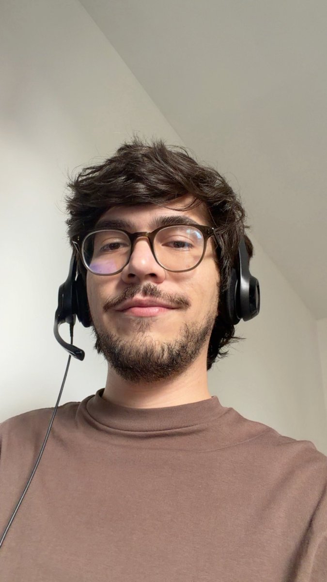 Homostucker's tweet photo. Yo + 9 juegos que me deformaron  como persona https://t.co/ePwrPxMslO