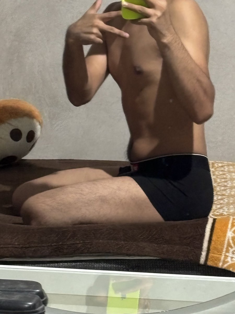 Emilio_bmg's tweet photo. Q hacemos por aka 🥵🙈
#gaycruissîg #gay#tehuacan https://t.co/nRE11LWBVW