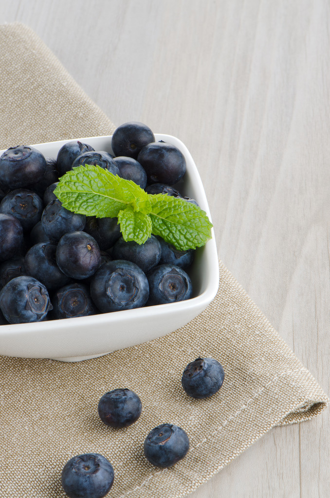 LupitaVan4k's tweet photo. [Just tried @LocalFarmFresh’s organic wild blueberries—bursting with natural sweetness, zero aftertaste, and plump enough to pop in a bite. Perfect for morning smoothies or snacking. 10/10! #GroceryFind #OrganicEats]， https://t.co/x7CIRsC9tv