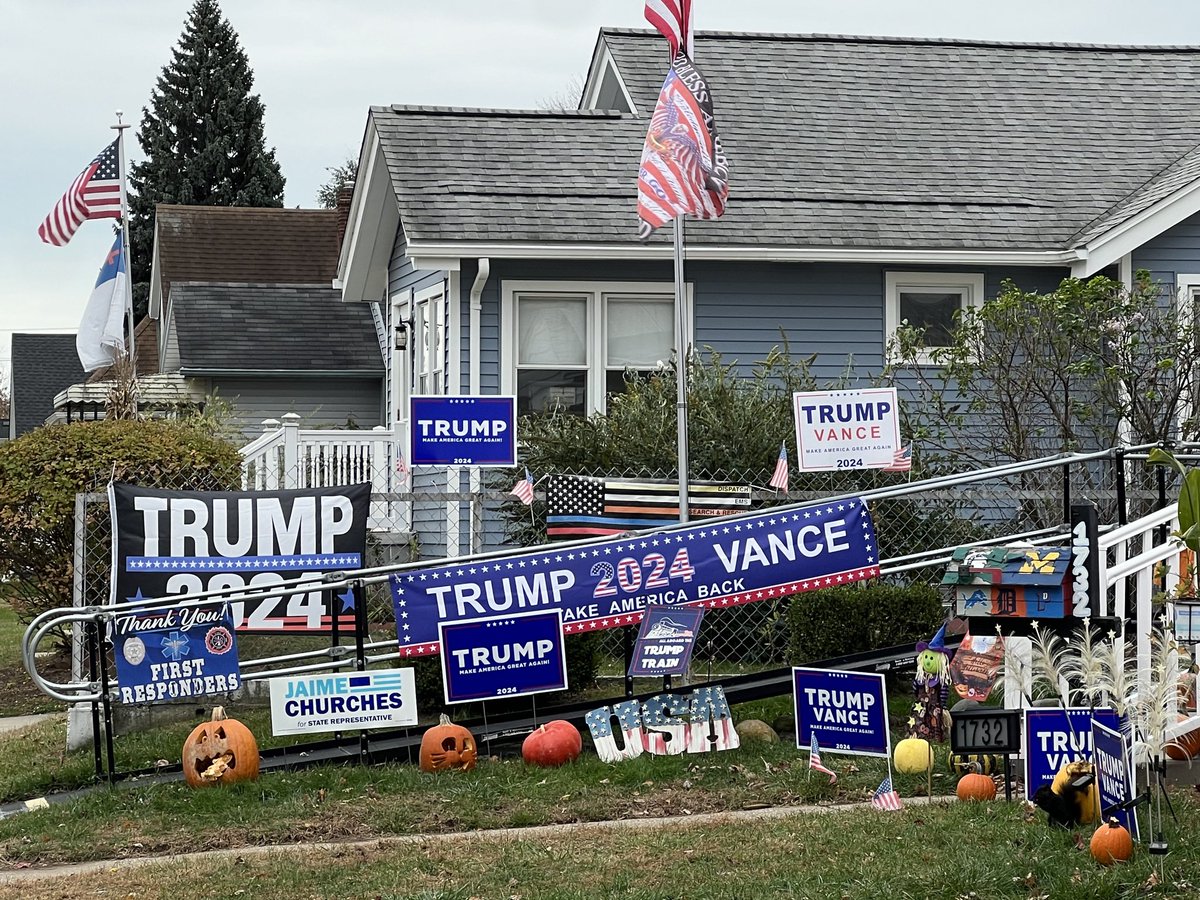 _cg_h's tweet photo. @OrganizerMemes Counterpoint: this door i knocked for dem state rep candidate Jaime Churches in 24 https://t.co/Ktbms0BUk1