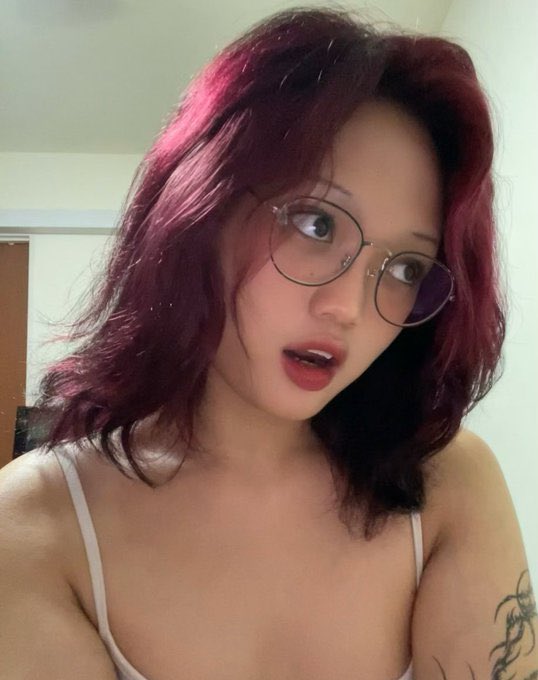 PrettyBambiex's tweet photo. Am I hot enough to be your gf?🥹🤭 https://t.co/Ae5OPpDSon