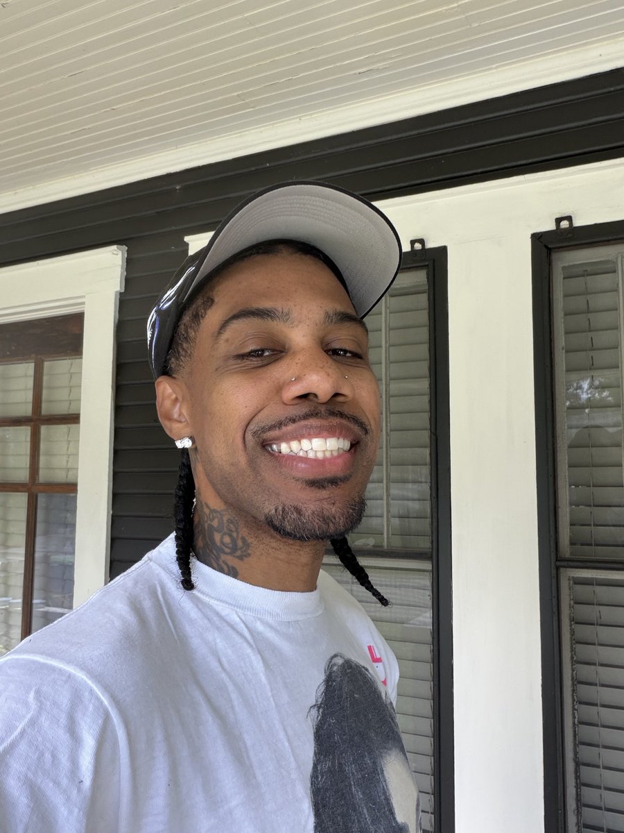 REESElaflare's tweet photo. 🫤😁 https://t.co/8LE4Wnvnw9