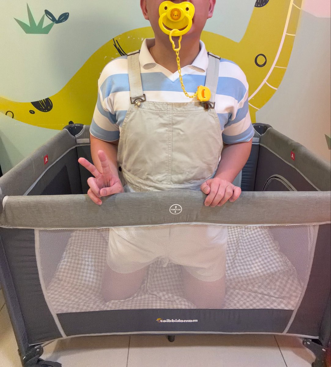 didiindiapers's tweet photo. Looking proud like I accomplished somethingโฆ but actually all I did was poo poo in my diaper.
#abdl #ageplay #diaper #diaperboy https://t.co/Wxl85zXE7n