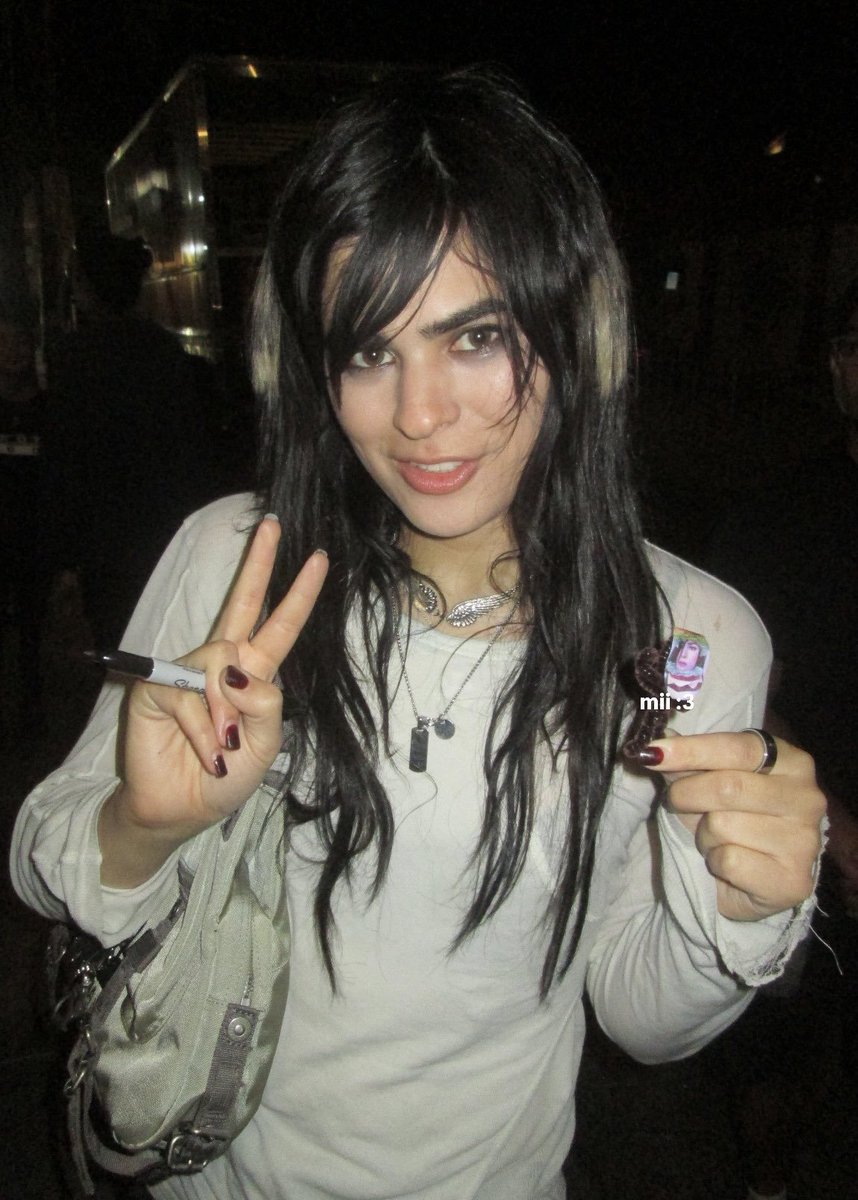 fishyscores's tweet photo. I cant believe she's real I'm so in love with her https://t.co/fIYrHM29dP
