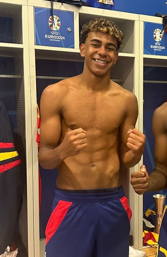 ELITEFXNUD's tweet photo. 🚨‼️ POLEMICO ‼️🚨 

SE FILTRAN VIDEOS MASTURBANDOSE DEL FUTBOLISTA “LAMINE YAMAL” JUGADOR DE ESPAÑA🇪🇸.🥵🔥 SE LO PUEDE VER MASTURBANDOSE HASTA EYACULAR 💦 YA ESTÁ SUBIDO EL VIDEO COMPLETO EN EL ENLACE DEL PRIMER COMENTARIO ✅⬇️ https://t.co/saN8ZrqW31