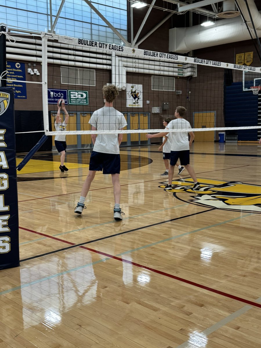 boulder_hs's tweet photo. ๐ Practice makes progress! PE students were on the court today perfecting their volleyball skills and putting teamwork into action! ๐ช #bchs41 #PhysicalEducation #Volleyball https://t.co/Pi5KrPqZXW