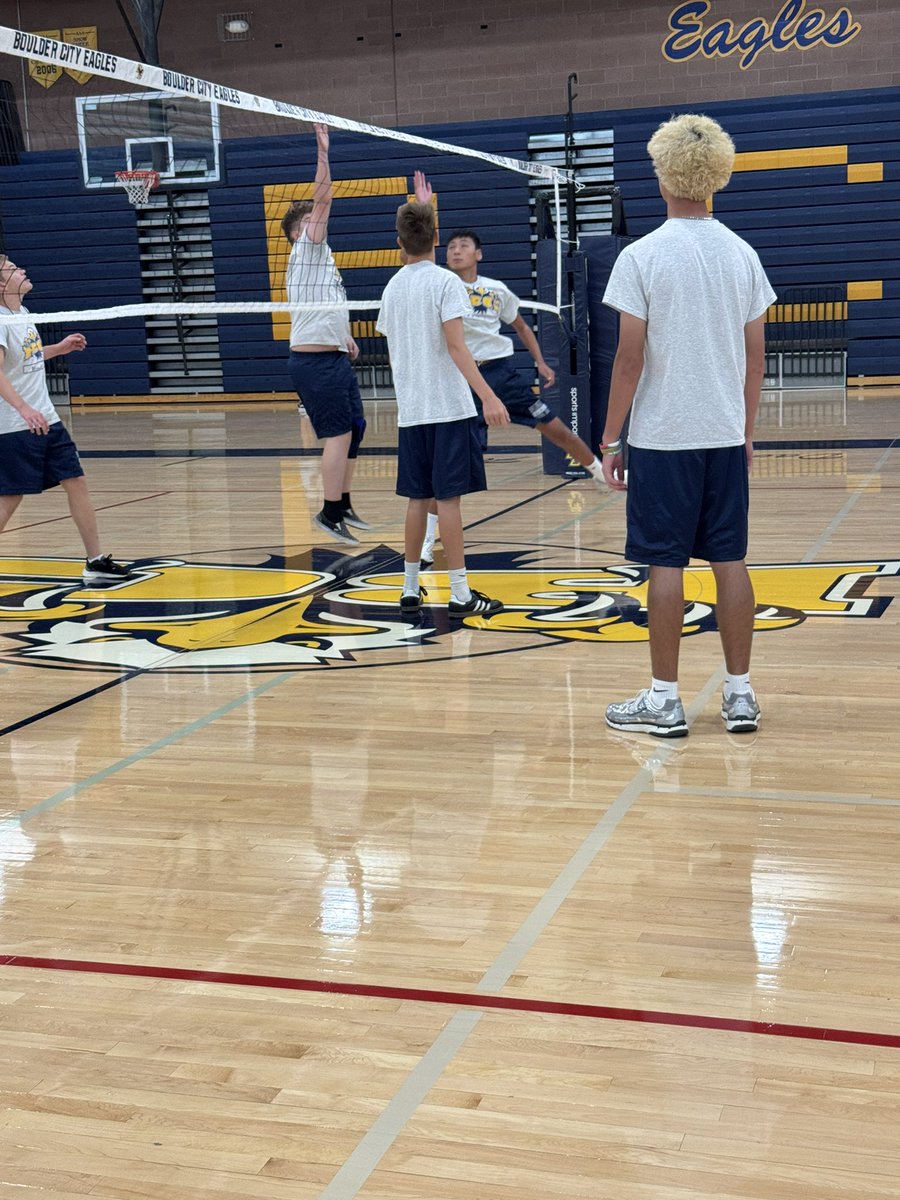 boulder_hs's tweet photo. ๐ Practice makes progress! PE students were on the court today perfecting their volleyball skills and putting teamwork into action! ๐ช #bchs41 #PhysicalEducation #Volleyball https://t.co/Pi5KrPqZXW