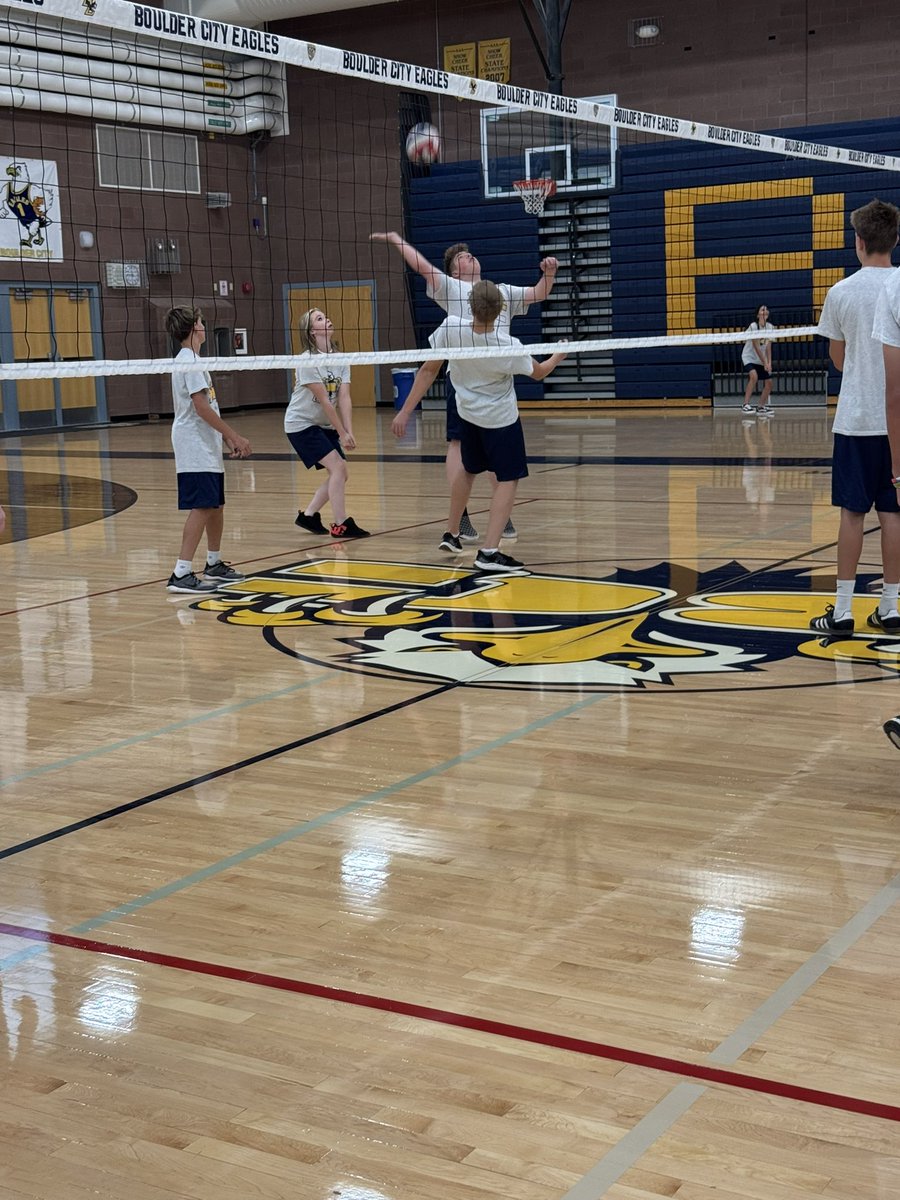 boulder_hs's tweet photo. ๐ Practice makes progress! PE students were on the court today perfecting their volleyball skills and putting teamwork into action! ๐ช #bchs41 #PhysicalEducation #Volleyball https://t.co/Pi5KrPqZXW