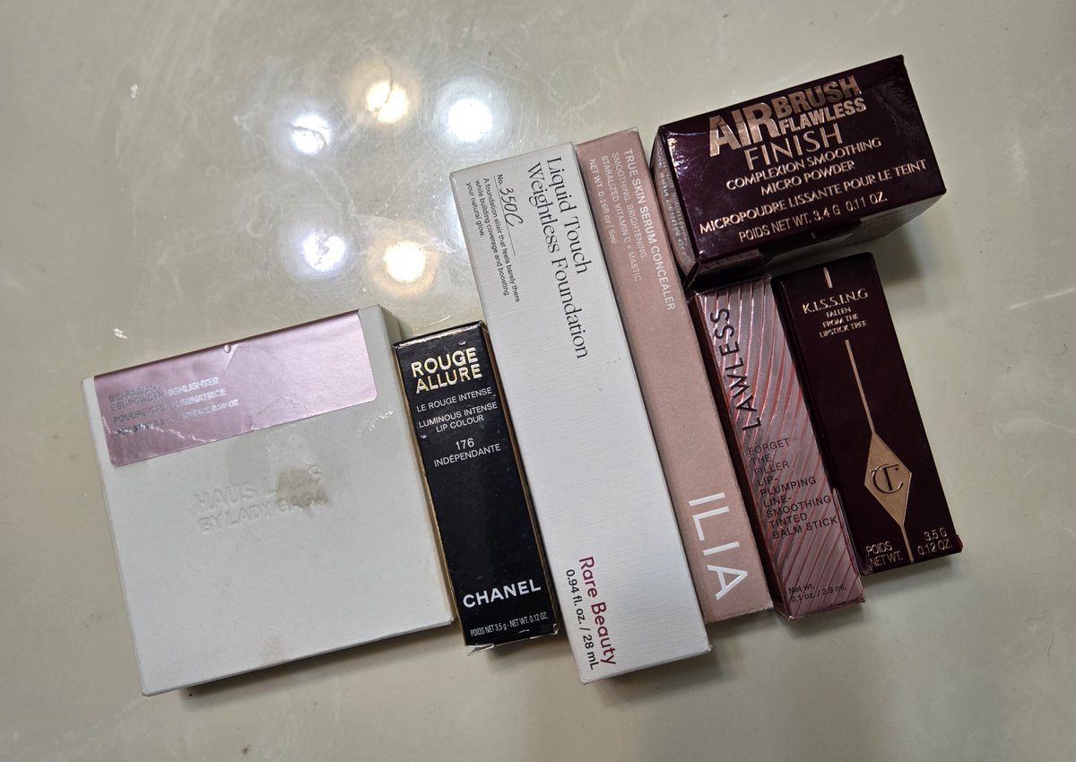 DWEUnseenBling's tweet photo. TODAY'S TREATS π₯°πππ
#lawless
#Chanel
#Charlottetilberry
#rarebeauty
#hauslabs
#ILIA
#makeup
#beauty
#Thursday
#baddie
#girlstuff https://t.co/mTPJscDmwm
