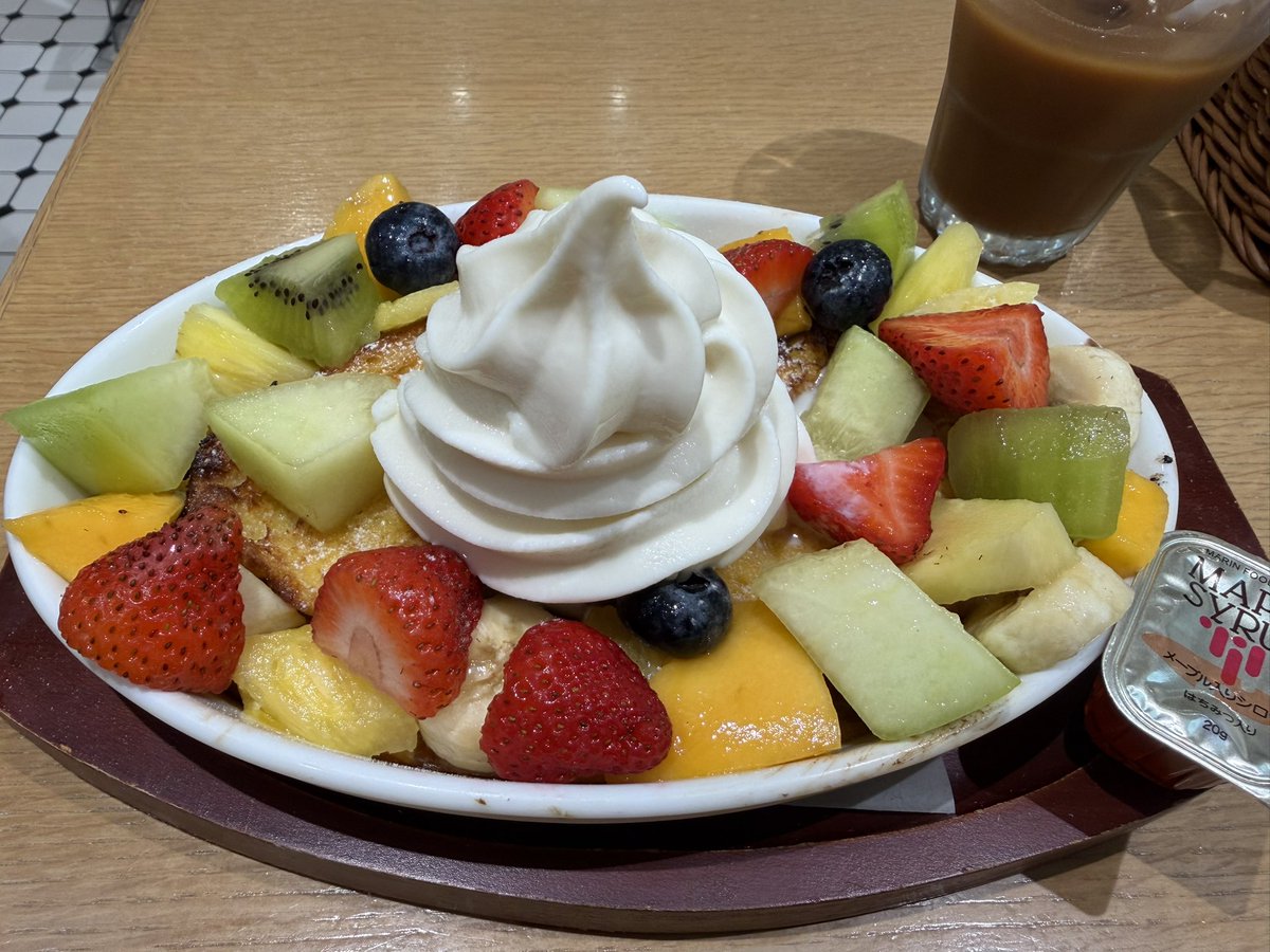 Z01jI's tweet photo. 朝から甘いものも余裕でしょ〜！って食べてるけど半分で後悔してるw
美味しいんだけどねこれは朝に食べるものではない🤣 https://t.co/4V5elNvr1w
