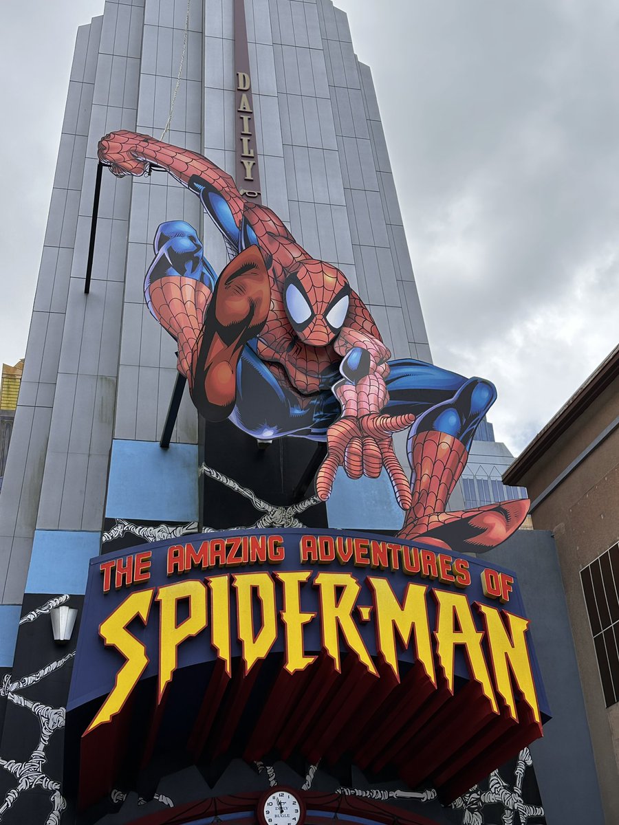 PalRetiro's tweet photo. En la casa de los Súper Héroes (Marvel Comics) 🫡♥️🔥#marvel #universalstudiosorlando #cómic #spiderman #avengers https://t.co/Z8AOZ7FHWg