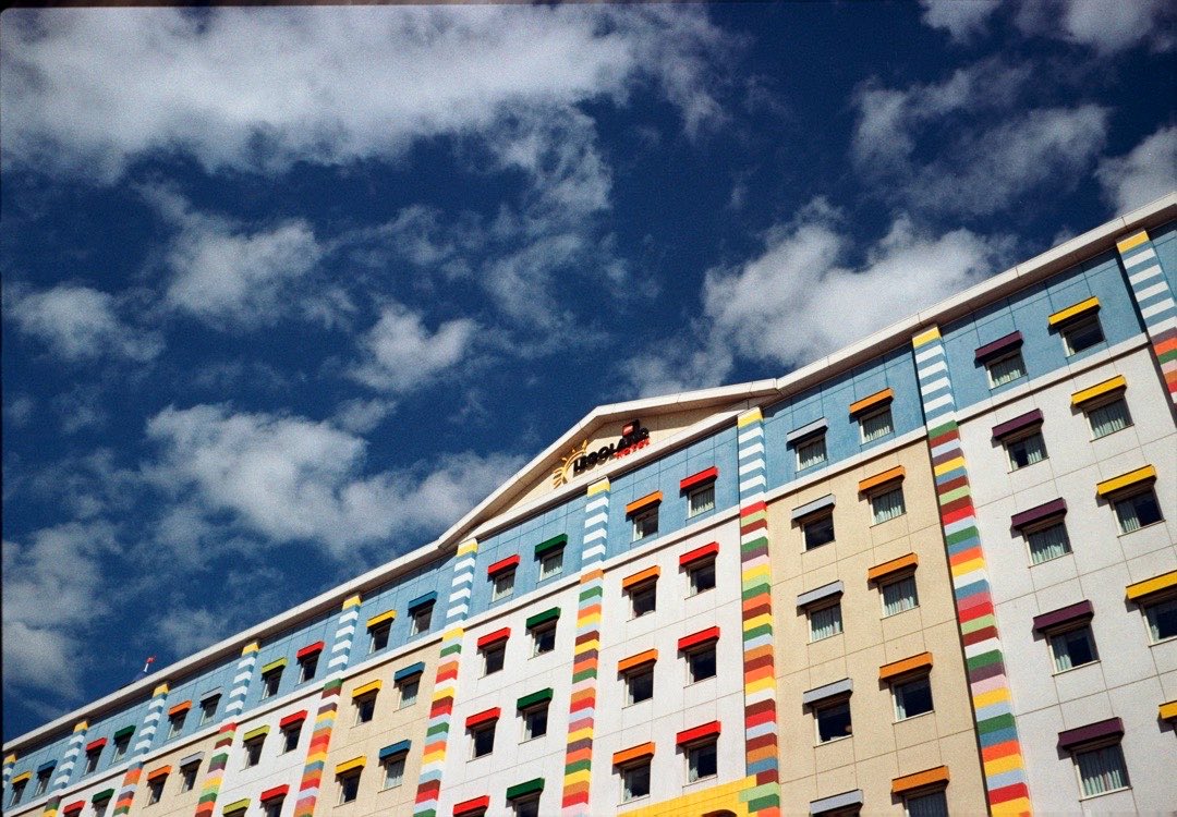 FOPPISH_CAMERA's tweet photo. #konika #hexarrf #ultron35mm #kodak #legoland https://t.co/By5m3NzNz0