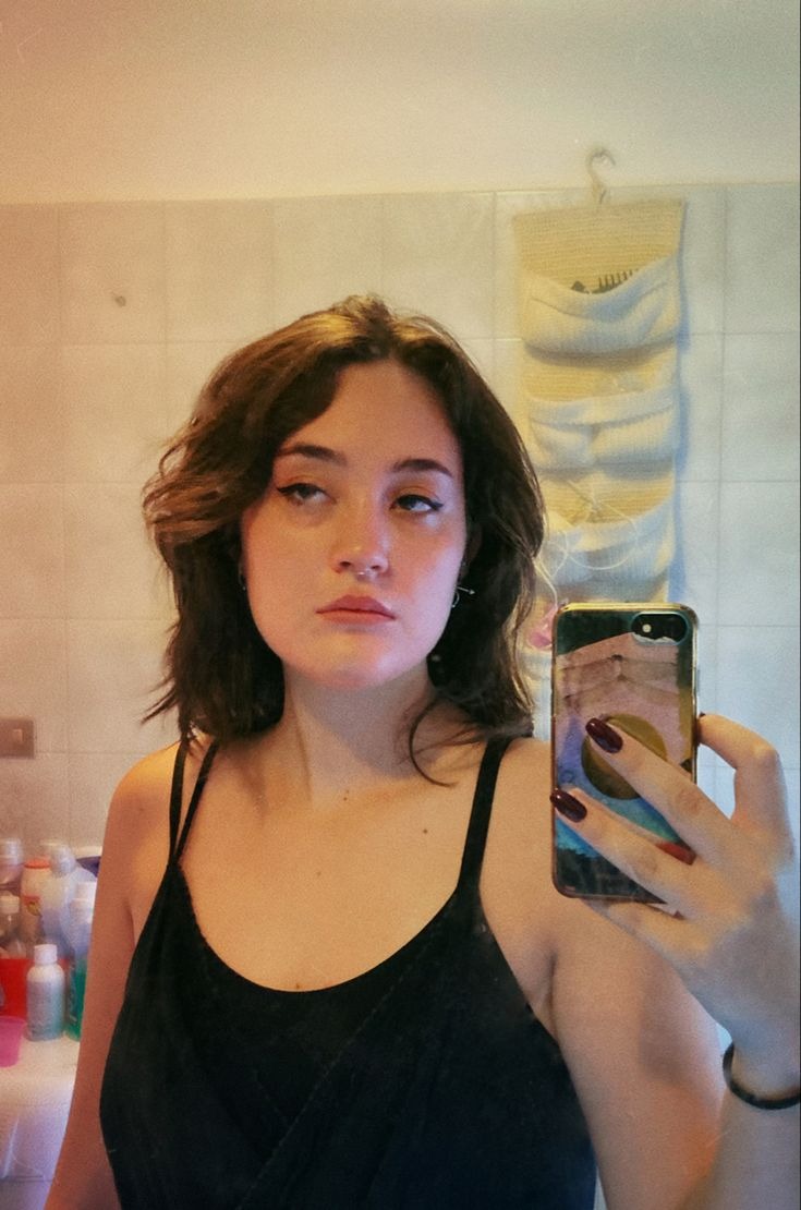 GraceCoxp0's tweet photo. To love someone while not knowing what it's like to even love yourself or believe you can be loved. https://t.co/UxLmIY4MY4