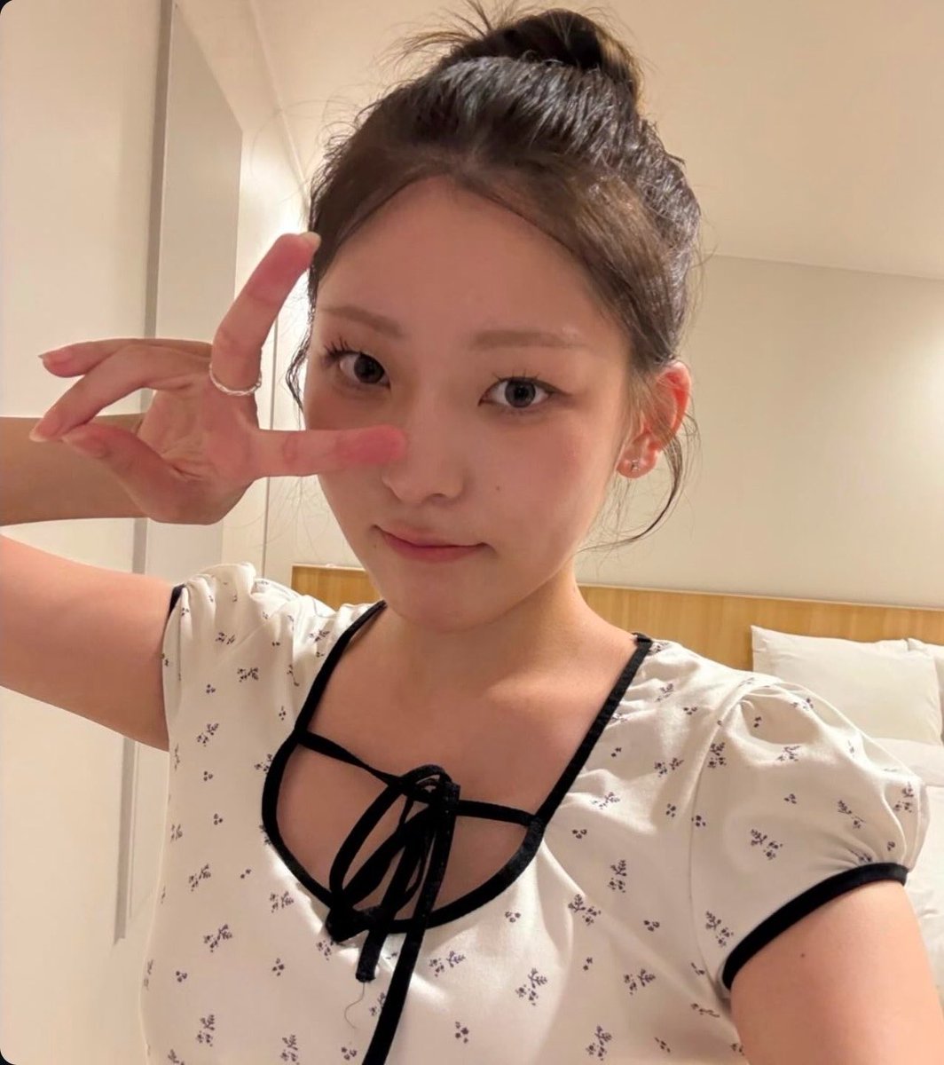 jiin9876's tweet photo. 김예원 06 https://t.co/GrrDNV9aOx