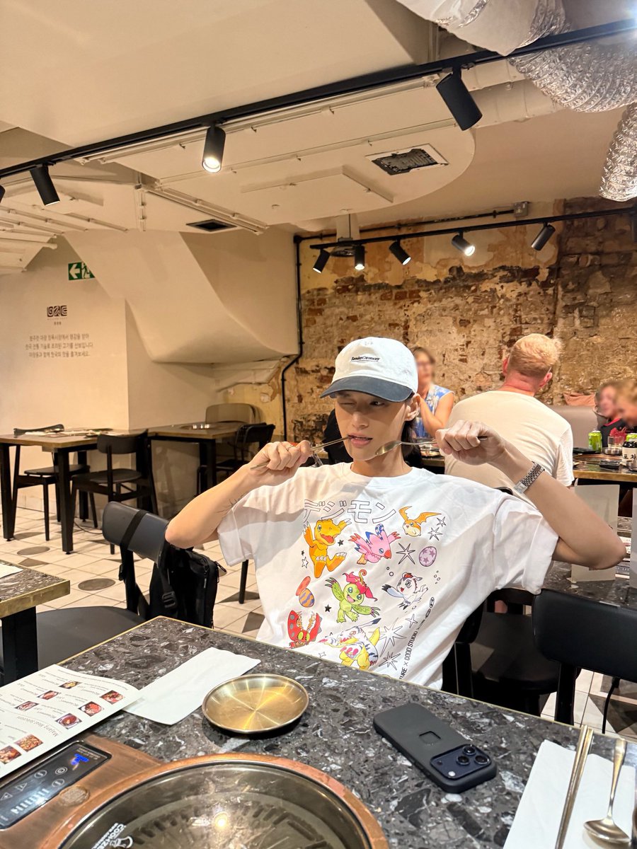 Just_wy_'s tweet photo. 우영 오빠 좋아해요... https://t.co/HOOA1v2lx7