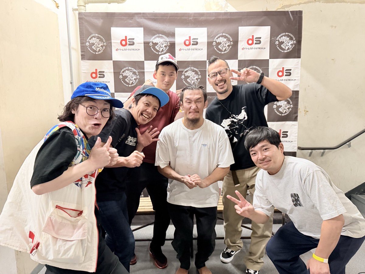 crocoparaki's tweet photo. つの丸先生にレミノ修斗観戦させてもらいました❗️すごい席で‼️

迫力満点💯
死闘続出❗️
メイン大興奮💪
こんな近くにレジェンドが😳
後楽園ホールで観るMMA最高✨

とにかくみなさん10月19日Lemino修斗9絶対来るべし❗️

#Lemino修斗
#レミノ修斗
#こっちの格闘技 https://t.co/0I2anVbP9h