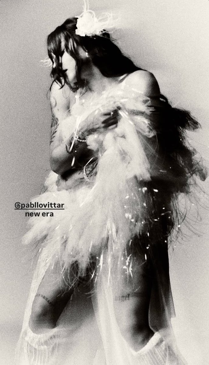 updatecharts's tweet photo. Pabllo Vittar para o “LOST IN LUST”. https://t.co/xn1N3opnmc