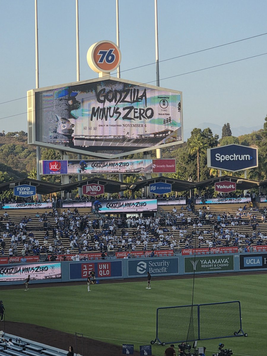 TheeRayRivera32's tweet photo. Got it....#godzillaminuszero #dodgers #mlb #GodzillaKingofTheMonsters https://t.co/Fv2JODPqEt