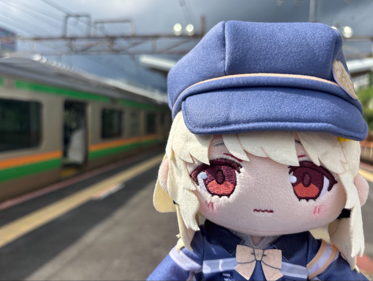 monoe231's tweet photo. 「仕事以外で電車見たくないんですけど。」 https://t.co/NjG7QyQGAb