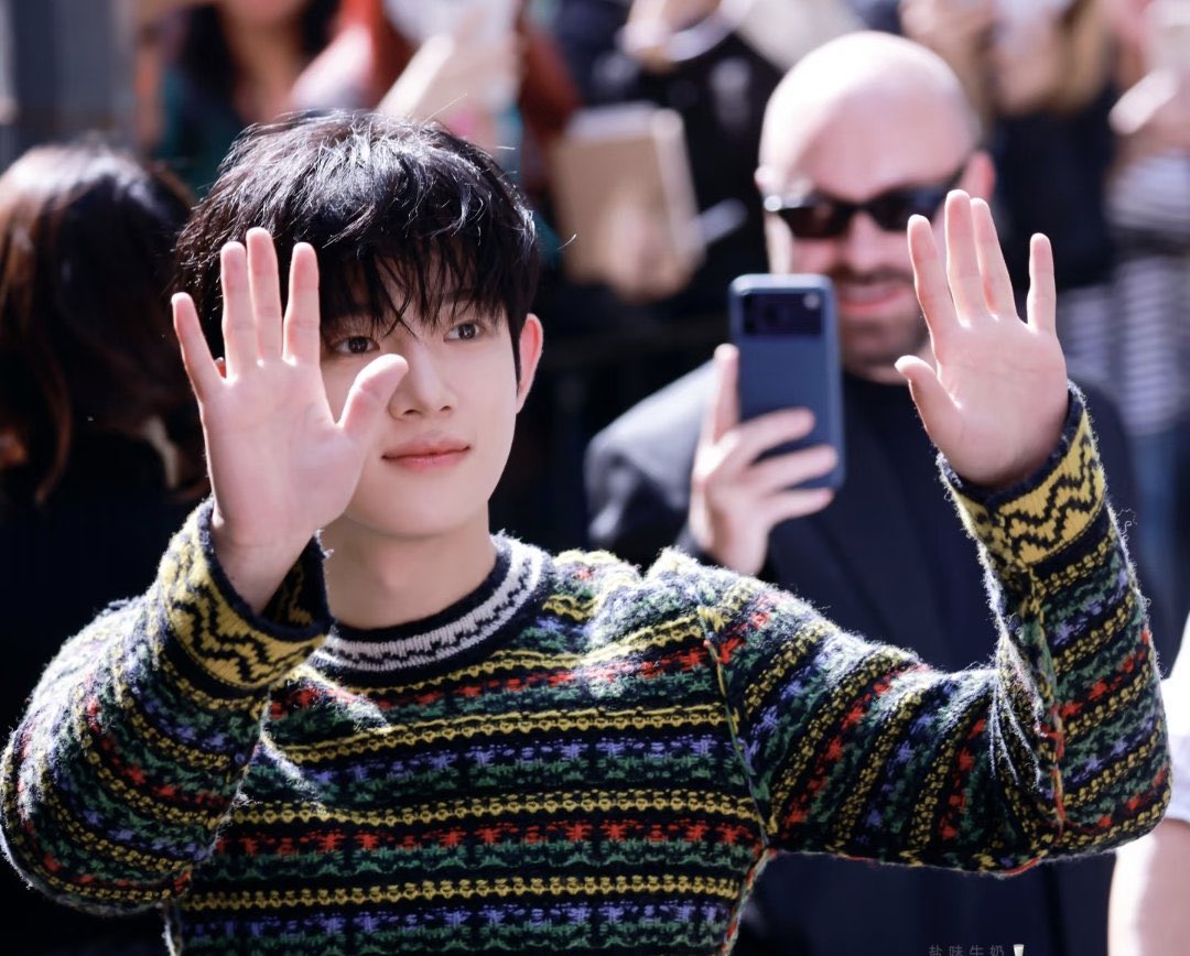 anneloan592's tweet photo. Park Siwoo is really handsome. He will be successful in this path.

PARK SIWOO AT MARNI MFWSS27
#PARKSIWOOxMARNI
#PARKSIWOOxMARNIFWSS27
#PARKSIWOO #박시우 https://t.co/KtpuHobrhk