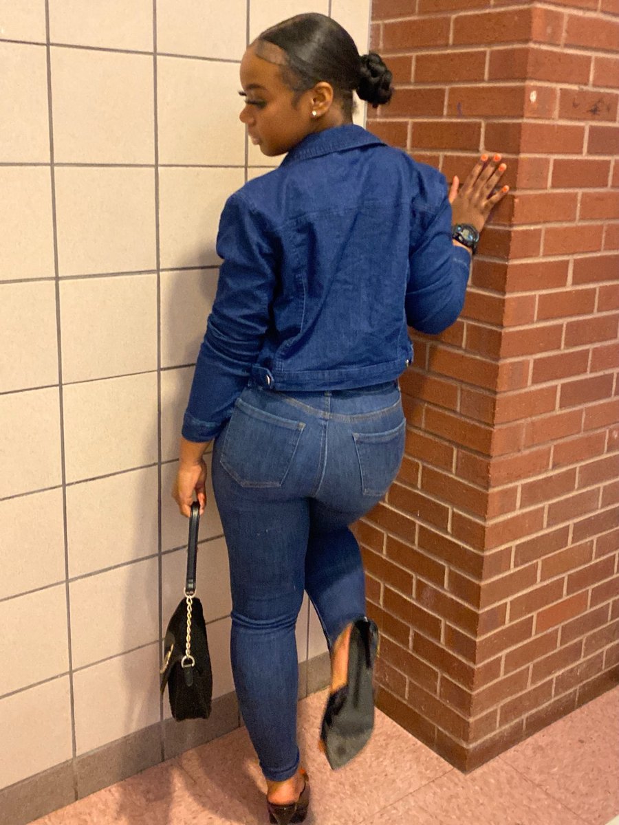 ScootyMfJ's tweet photo. Pressure In A Pretty Package 📦. #viral #blackgirl #dallas https://t.co/FxxNiJeePD