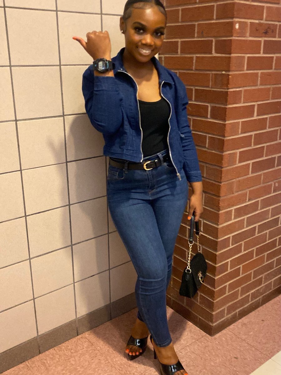 ScootyMfJ's tweet photo. Pressure In A Pretty Package 📦. #viral #blackgirl #dallas https://t.co/FxxNiJeePD
