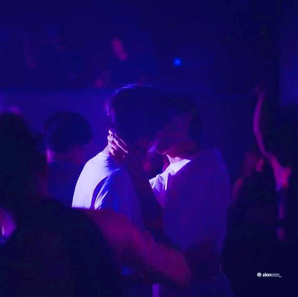 butterfliencaos's tweet photo. #jaywon   au 

onde após um dia extremamente frustrante e cansativo de trabalho, jay decide sair com seus amigos em busca de um pouco de descanso. O que ele não esperava era acabar obcecado pelo garoto misterioso, cuja única coisa que conseguia ter certeza era o olhar de gatinho+ https://t.co/61y0Md6i1j