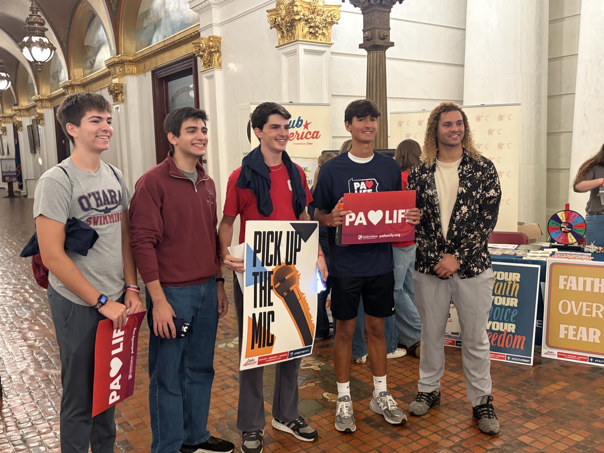 jewelTPUSAphila's tweet photo. Club America Atlantic and Liberty had a huge week! The PA March For Life was powerful and I'm proud to help these patriots fight for life.
#prolife #marchforlife #babies #faith https://t.co/wAbe2XLNNv