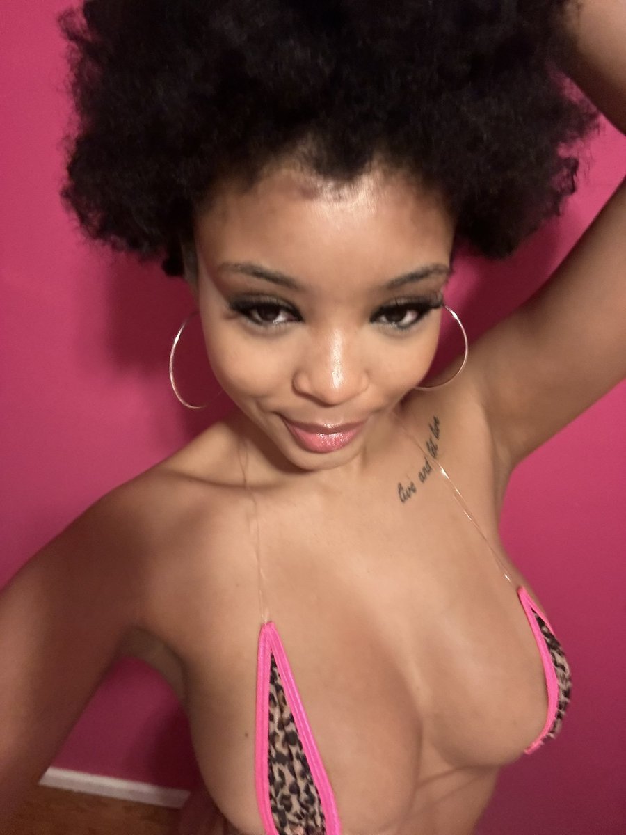 pmiaso102's tweet photo. Do I even look pretty? I donโt get any likes ๐ฅฐ๐
#jaxhookups #jaxlinkups #duvalfreaks #jaxfl #jacksonmeetup https://t.co/kGScfpXEvS
