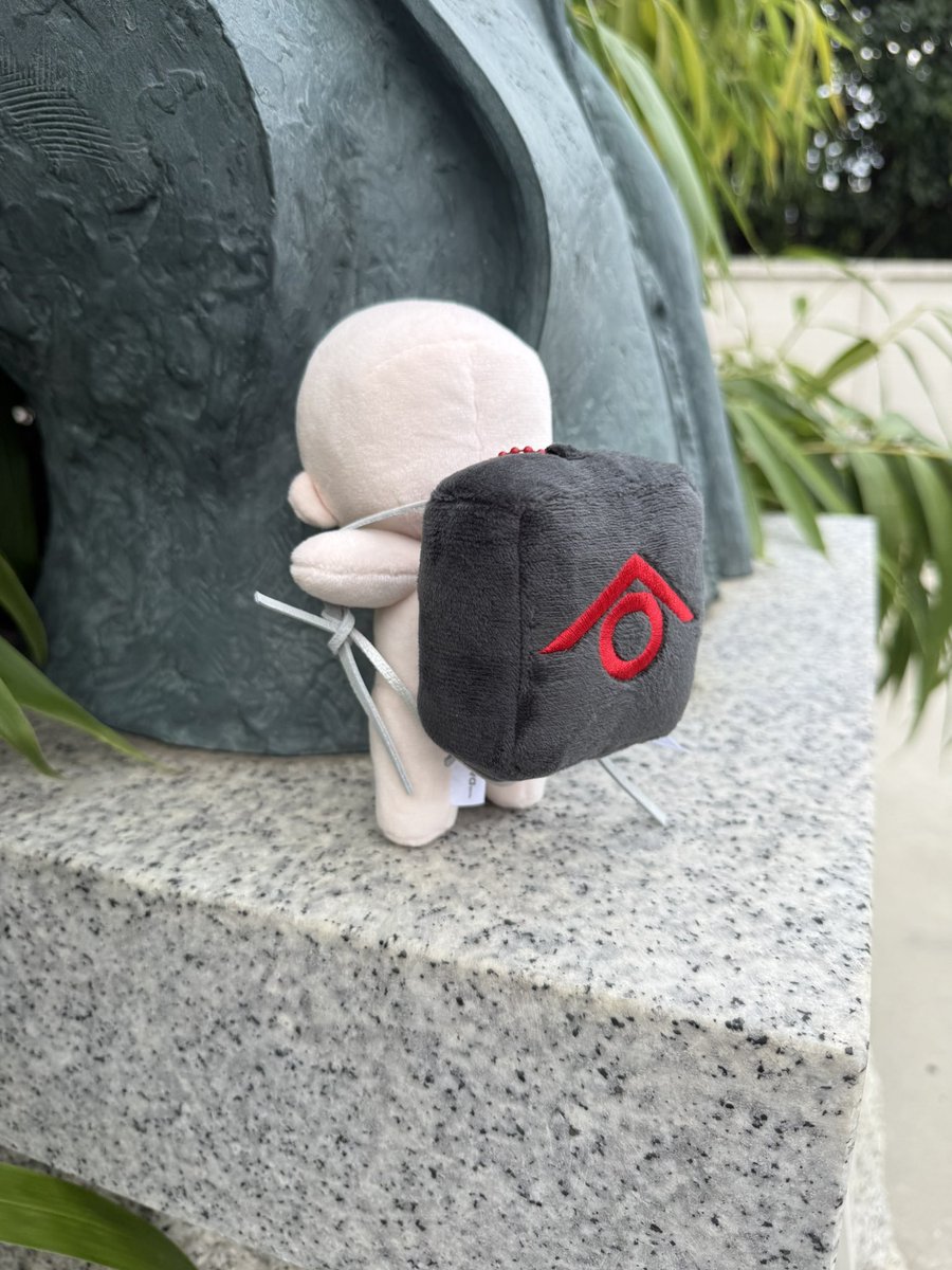 toshizoofficial's tweet photo. 【新記念品お知らせ】
歳三さんが背負った石田散薬薬箱が記念品になりました！
お好きな紐を通して、背負いスタイルにアレンジ可能🌟

10月3日から、土方歳三資料館内にて販売いたします✨
よろしくお願いいたします☺️
#土方歳三 #石田散薬 #歳三のくすり箱 https://t.co/xPzzhOlq81