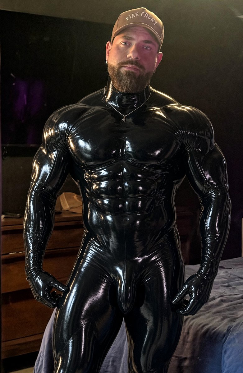 AlphaJamieTyler's tweet photo. @ready_w_red ur boys don't have to know you're into rubber bro https://t.co/sDl4OLyphP