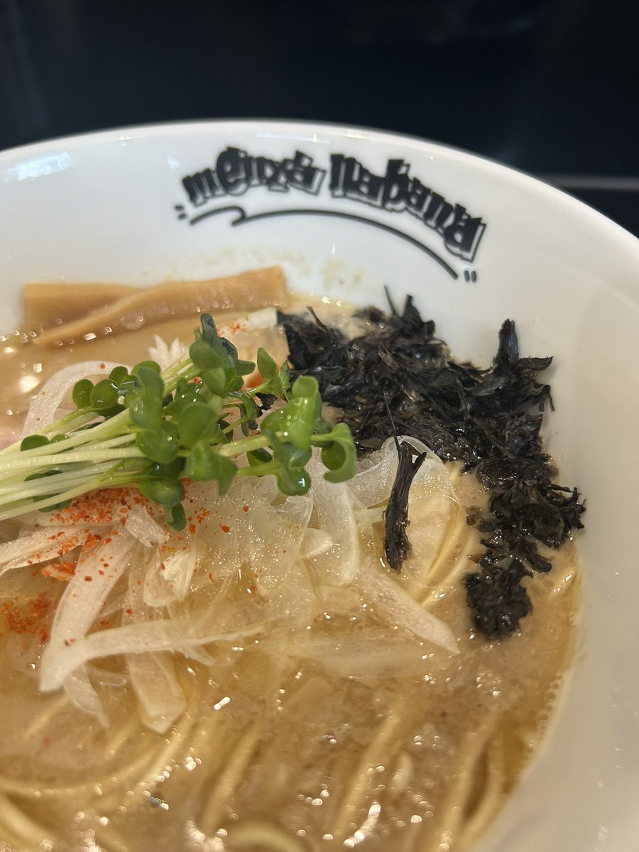 o_keiy's tweet photo. menya 787🍜#菜花奈
📍静岡県菊川市加茂
▷秋刀魚らーめん

苦味は少なめで
香ばしい感じがある
まろやかで後味が良い一杯。
レモンでさっぱり味変🍋✨

ご馳走様でした。

@CoxJ9uG0eOyT3H3 https://t.co/mDSecSCCDg
