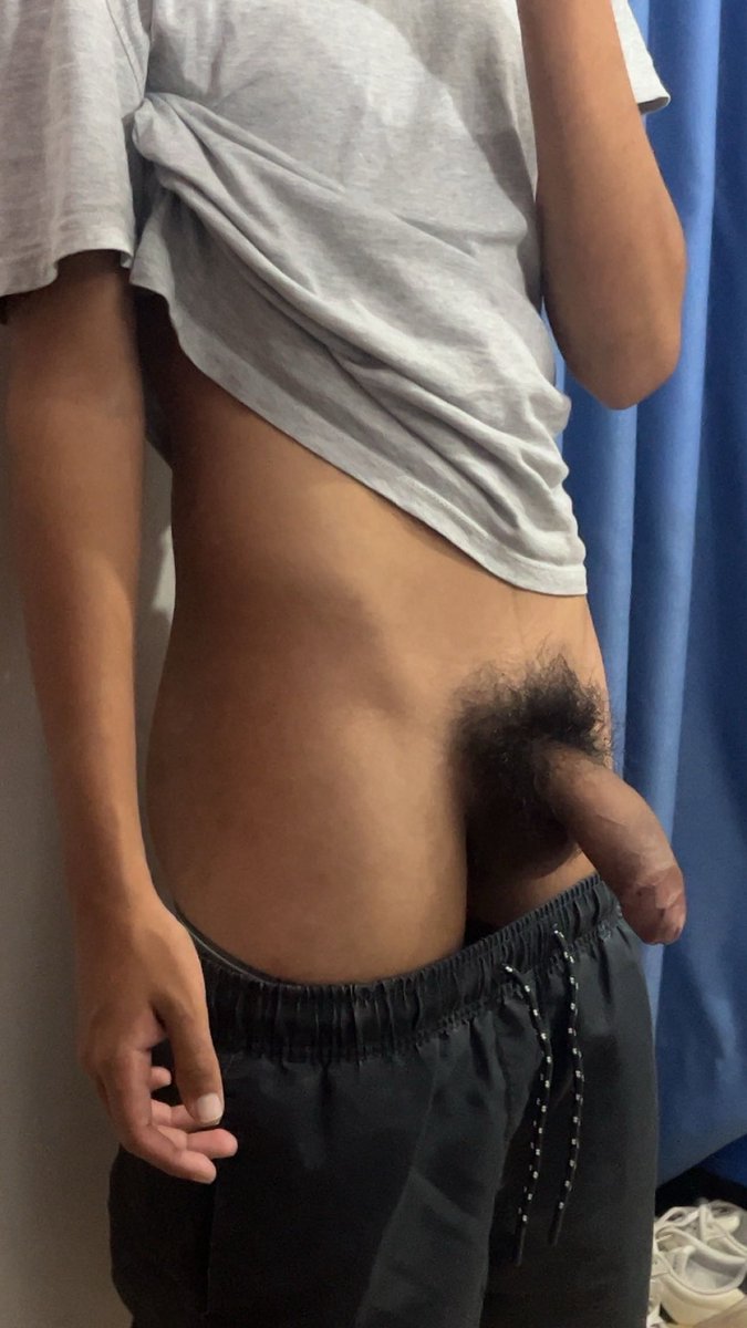 danjg08's tweet photo. La verga 🍆      //       El culo 🍑 https://t.co/txUpxrWlhq