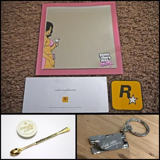 Exaxor's tweet photo. @LikeToBeBossy nah all that's sold separately, you get a spoon that was already in the ballad of gay tony collectors edition and the mirror/razor which are also recycled but from the old vice city collectors edition https://t.co/xjri3fMnl7