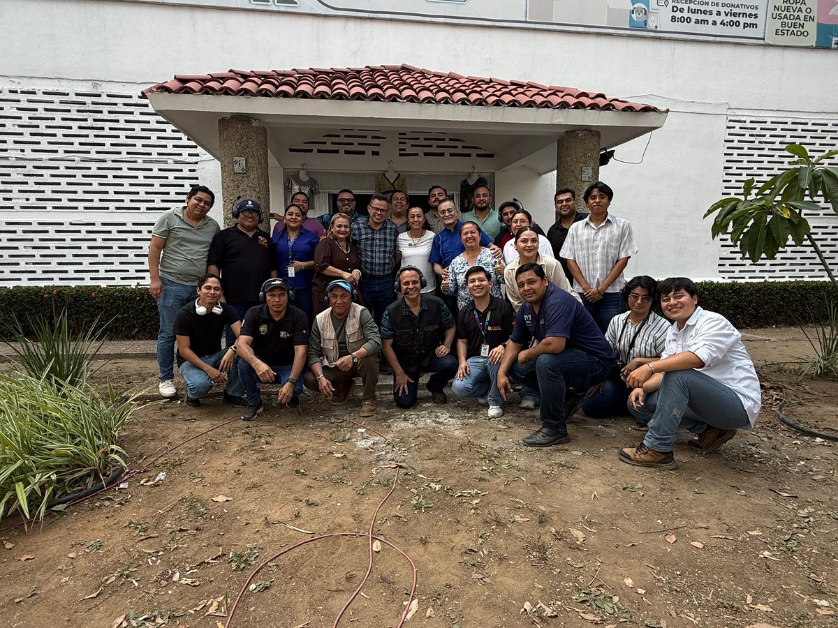 TVTenlinea's tweet photo. #Entérate 🔴 Familia #CORAT se suma con cobertura al Cuarto Maratón de Ayuda del Sistema @DIFTabasco 

La familia CORAT participa con cobertura especial durante el Cuarto Maratón de Ayuda del Sistema DIF Tabasco, que se lleva a cabo este 24 y 25 de septiembre, acompañando las actividades encabezadas por la presidenta honoraria, Aurora Raleigh de la Cruz.

A través de la radio, la televisión y las plataformas digitales, la Comisión de Radio y Televisión de Tabasco se suma a esta jornada solidaria, contribuyendo a difundir las acciones que buscan fortalecer el apoyo a quienes más lo necesitan.

📻📺 CORAT, presente en los eventos que unen y movilizan a las familias tabasqueñas.