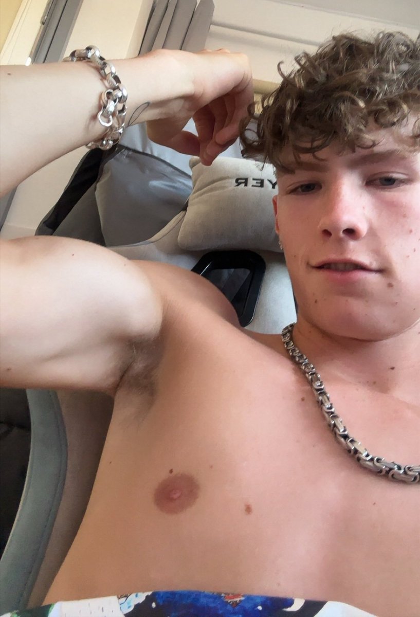 MediaBoys18SFW's tweet photo. #twink #cute #gay #boy
Cortesía de ➪ https://t.co/gwFKpmajBL https://t.co/dRghlvNezI