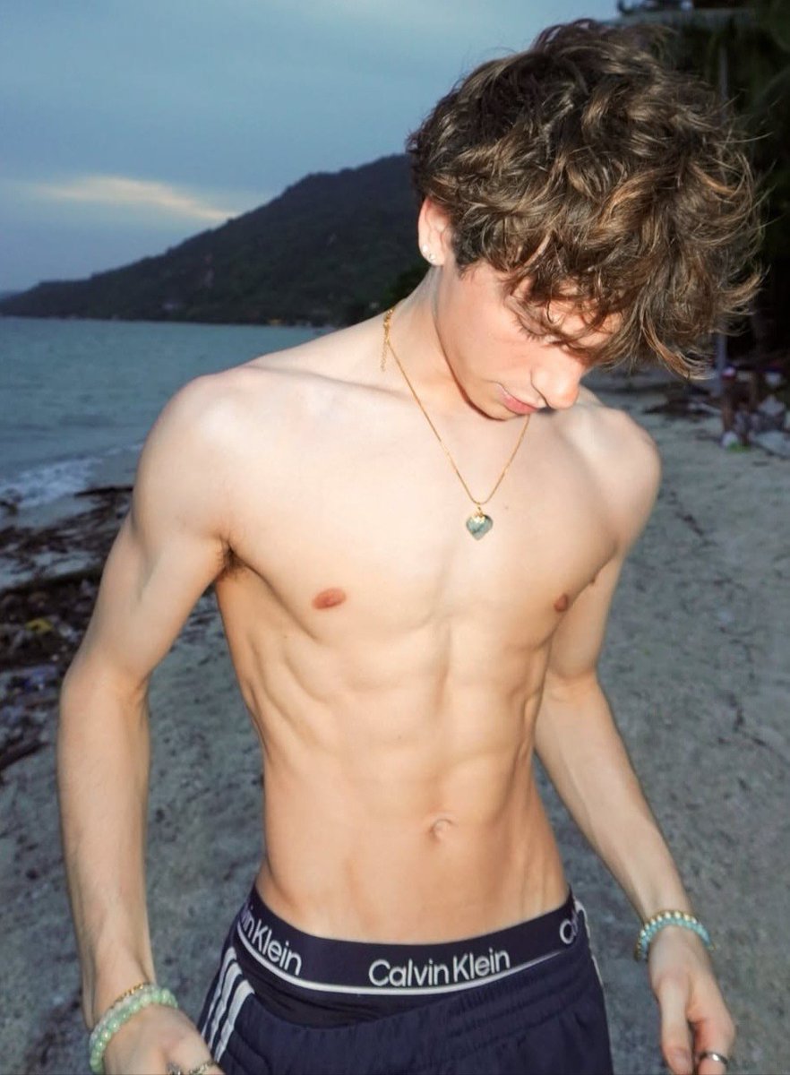 MediaBoys18SFW's tweet photo. #twink #cute #gay #boy
Cortesía de ➪ https://t.co/gwFKpmajBL https://t.co/dRghlvNezI