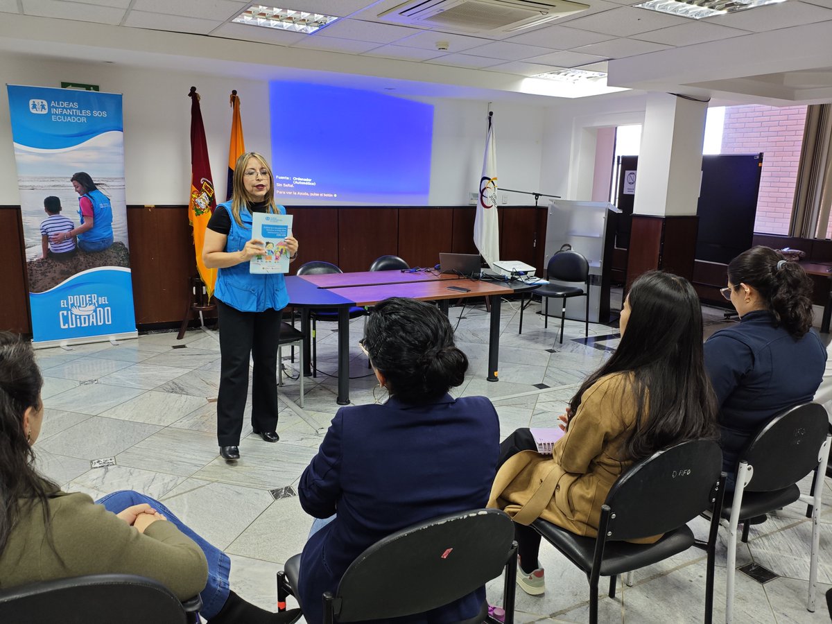 AzuayCJ's tweet photo. 👧🏻👦🏻 La Dirección de @AzuayCJ, en coordinación con Aldeas Infantiles SOS, desarrolló hoy el Taller de Valoración de Riesgos de Niñas, Niños y Adolescentes, dirigido a los equipos técnicos de la Unidad Judicial de Familia y la Junta Cantonal de Protección de Derechos de #Cuenca. https://t.co/JwwQifLTwU